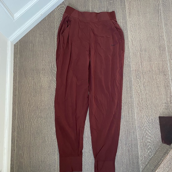 Nike burgundy red joggers - Picture 5 of 5
